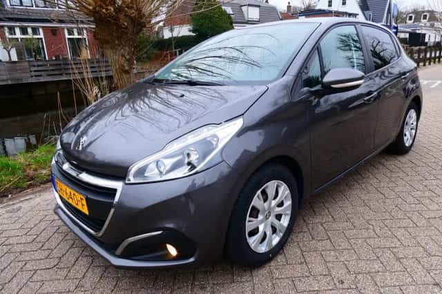 Peugeot 208 (2018) thumbnail 4