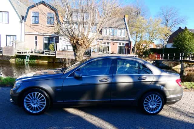 Mercedes-Benz C-Klasse (2010) thumbnail 1
