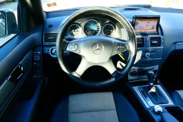 Mercedes-Benz C-Klasse (2010) thumbnail 3