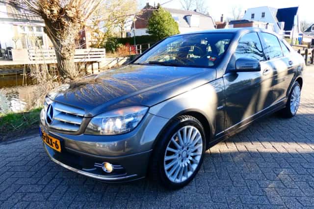 Mercedes-Benz C-Klasse (2010) thumbnail 4