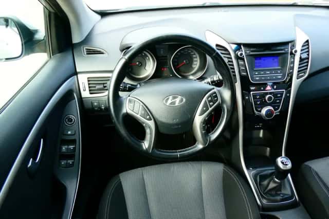 Hyundai i30 (2015) thumbnail 2