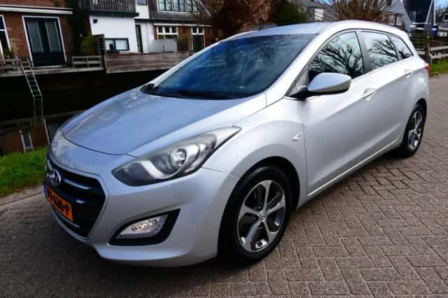 Hyundai i30 (2015) thumbnail 4