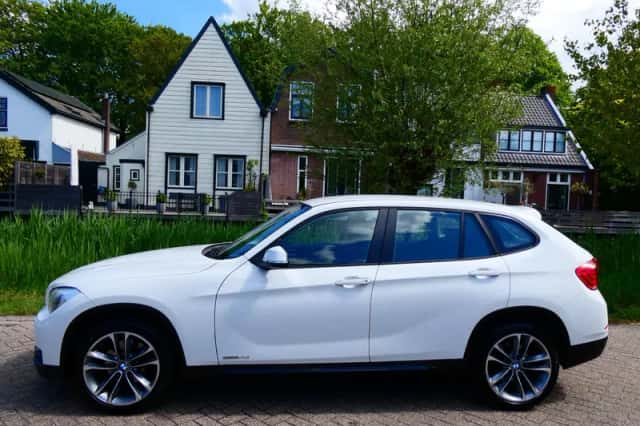 BMW X1 (2013) thumbnail 1