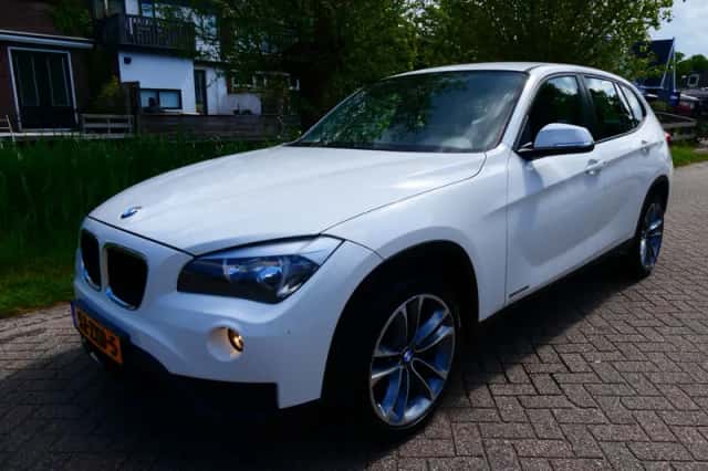 BMW X1 (2013) thumbnail 4