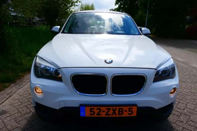 BMW X1 (2013) thumbnail 6