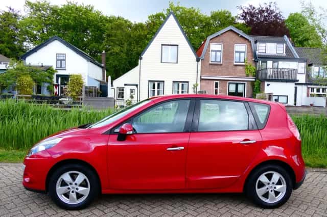 Renault Scénic (2009) thumbnail 4