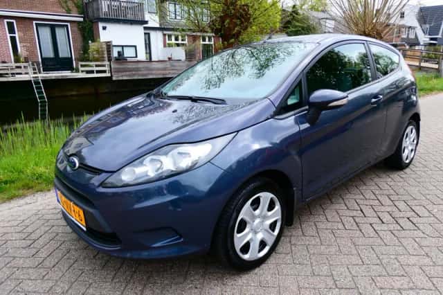 Ford Fiesta (2010) thumbnail 1