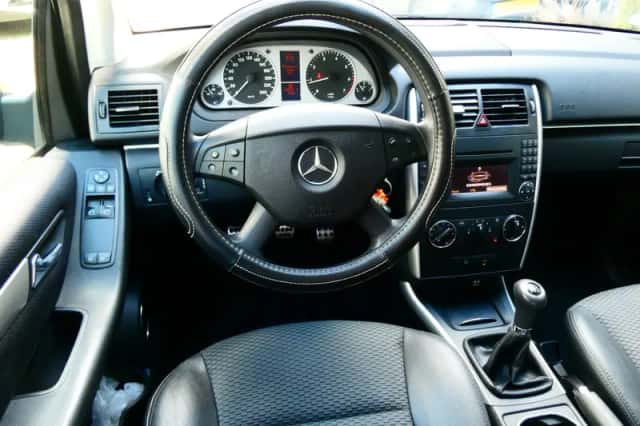 Mercedes-Benz B-Klasse (2011) thumbnail 2