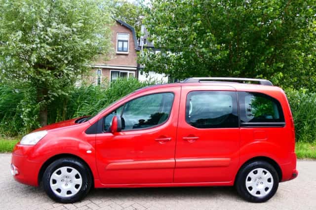 Peugeot Partner (2010) thumbnail 4