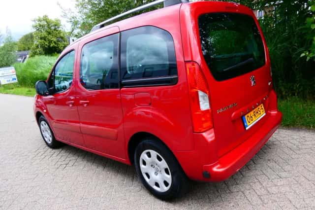 Peugeot Partner (2010) thumbnail 5