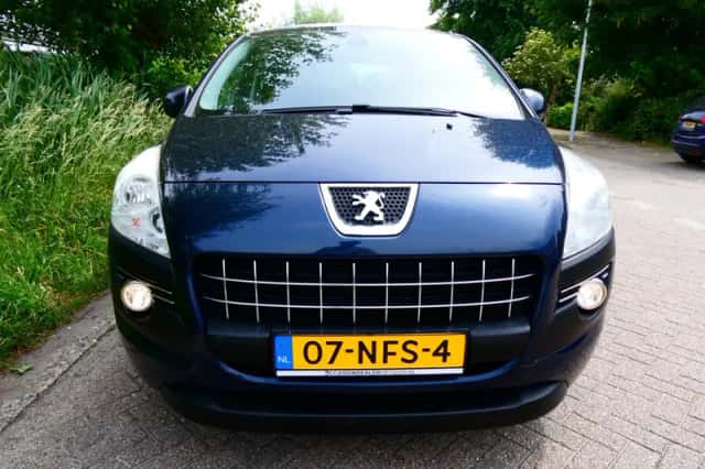 Peugeot 3008 (2010) thumbnail 6