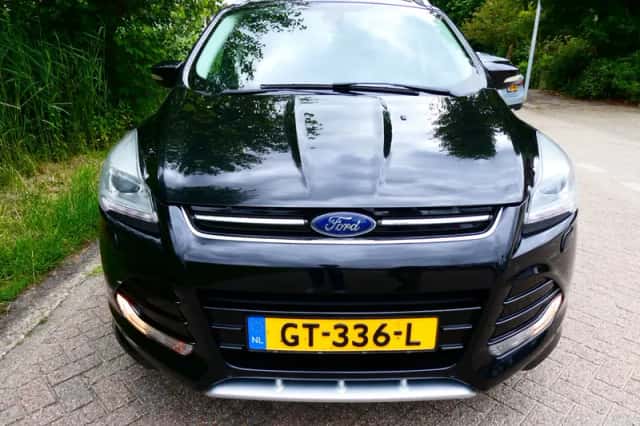 Ford Kuga (2015) thumbnail 6