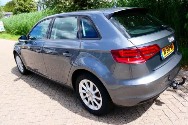 Audi A3 (2016) thumbnail 5