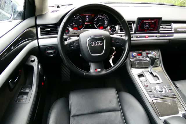 Audi A8 (2007) thumbnail 2