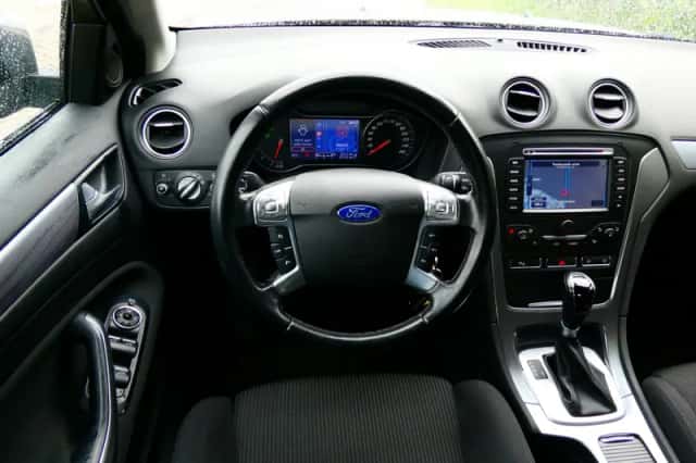 Ford Mondeo (2012) thumbnail 2