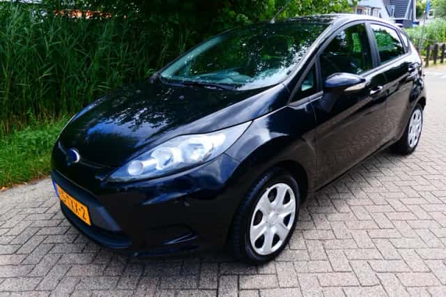 Ford Fiesta (2012) thumbnail 1