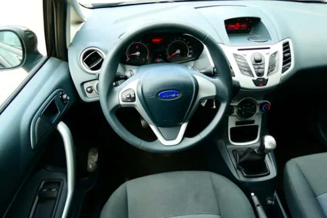 Ford Fiesta (2012) thumbnail 2