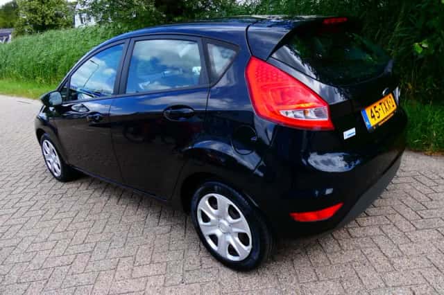 Ford Fiesta (2012) thumbnail 5