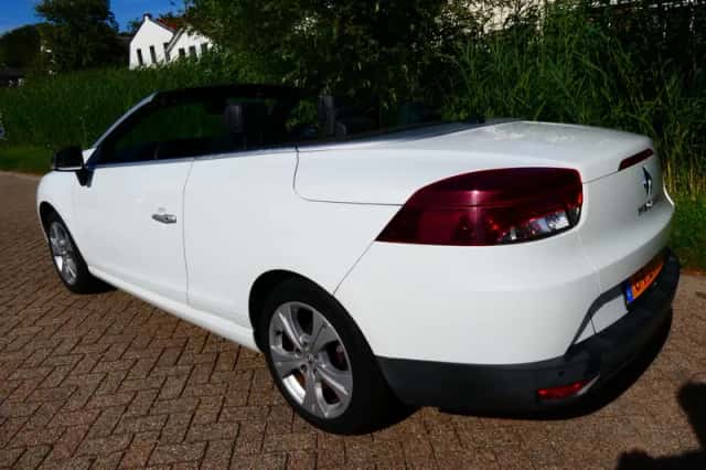 Renault Mégane (2010) thumbnail 4