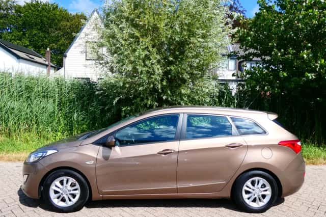 Hyundai i30 (2016) thumbnail 1