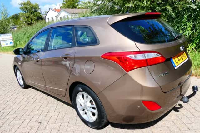 Hyundai i30 (2016) thumbnail 5