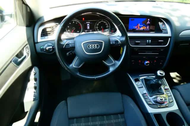 Audi A4 (2013) thumbnail 2