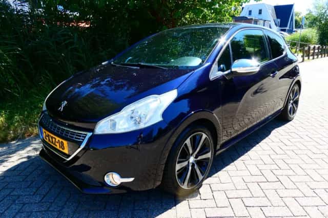 Peugeot 208 (2013) thumbnail 1