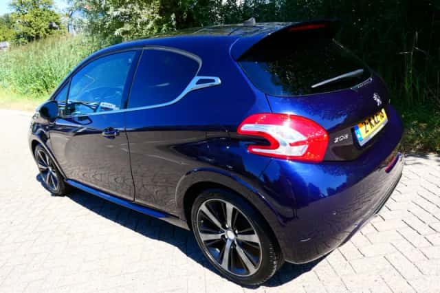 Peugeot 208 (2013) thumbnail 5