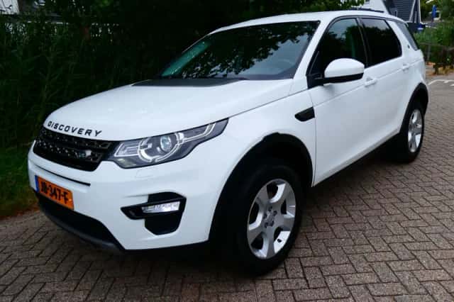 Land Rover Discovery Sport (2016) thumbnail 4