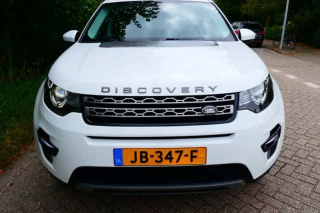 Land Rover Discovery Sport (2016) thumbnail 6