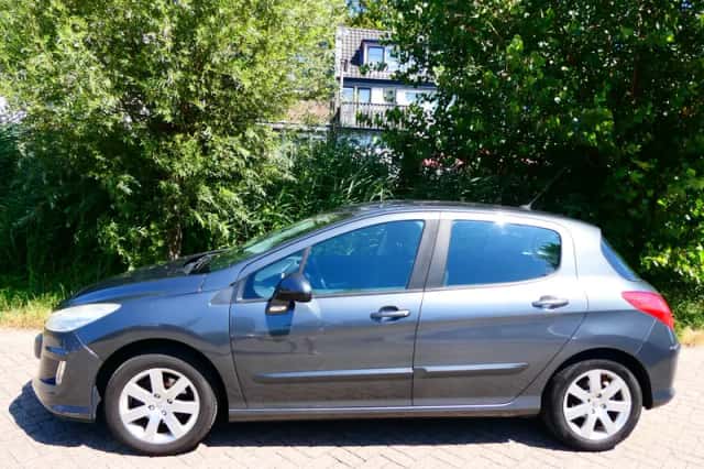 Peugeot 308 (2009) thumbnail 4