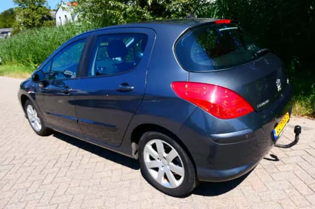 Peugeot 308 (2009) thumbnail 5