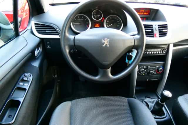 Peugeot 207 (2012) thumbnail 2