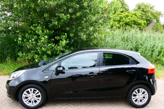 Kia Rio (2014) thumbnail 1