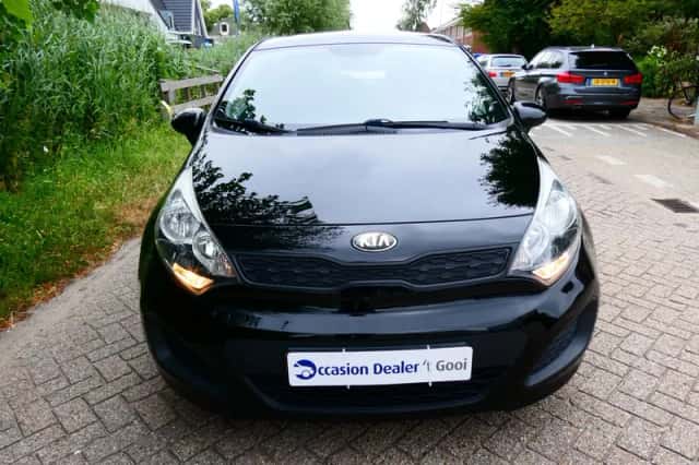 Kia Rio (2014) thumbnail 6