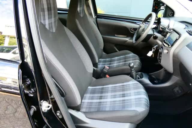 Peugeot 108 (2020) thumbnail 3