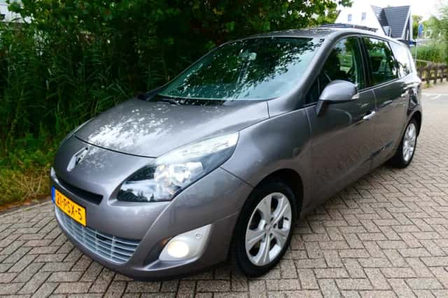 Renault Grand Scénic (2011) thumbnail 1