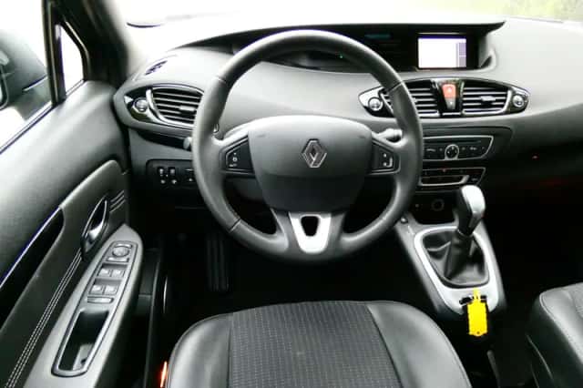 Renault Grand Scénic (2011) thumbnail 3