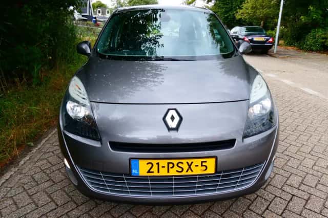 Renault Grand Scénic (2011) thumbnail 6