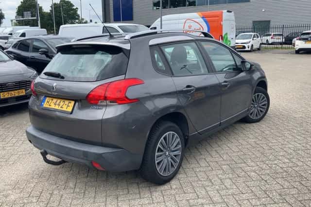 Peugeot 2008 (2016) thumbnail 5