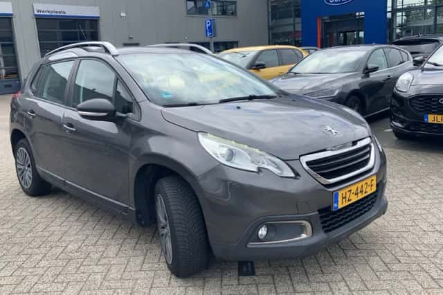 Peugeot 2008 (2016) thumbnail 6