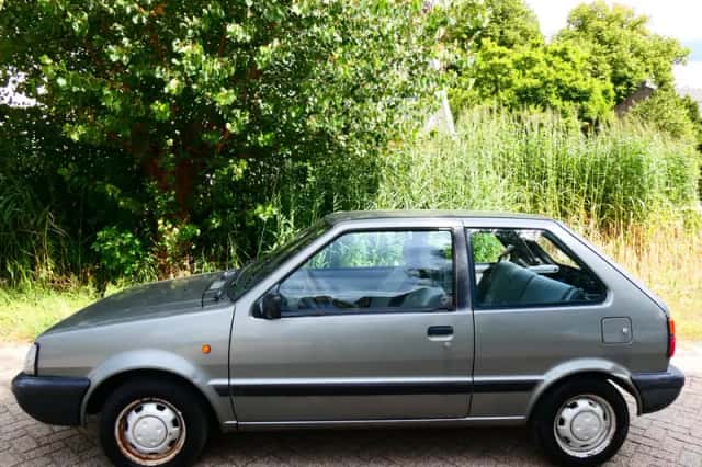 Nissan Micra (1990) thumbnail 4