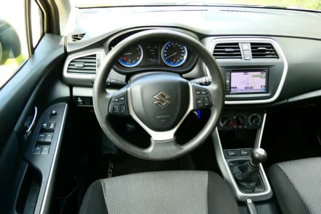 Suzuki SX4 S-Cross (2014) thumbnail 2