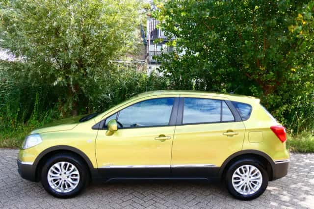 Suzuki SX4 S-Cross (2014) thumbnail 4