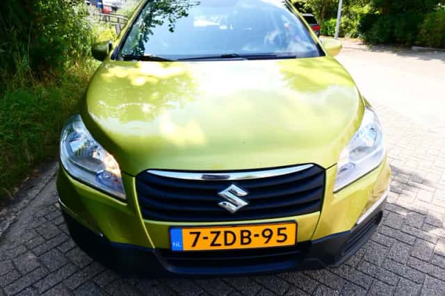 Suzuki SX4 S-Cross (2014) thumbnail 6