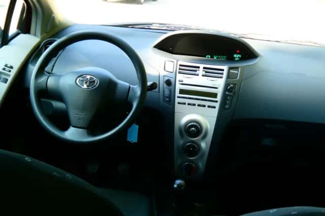 Toyota Yaris (2007) thumbnail 2