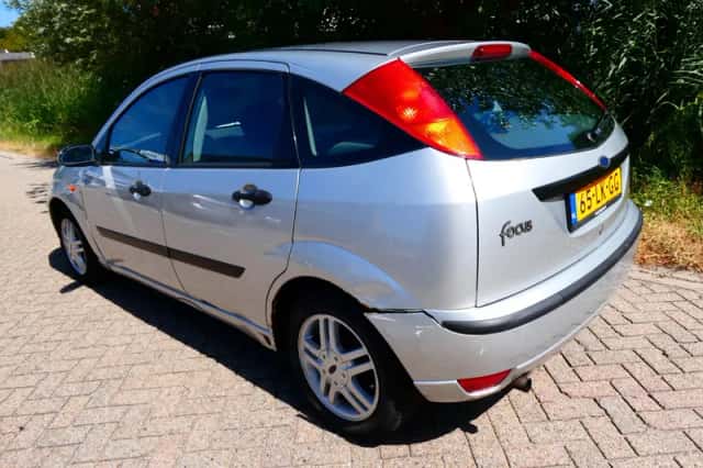 Ford Focus (2003) thumbnail 5