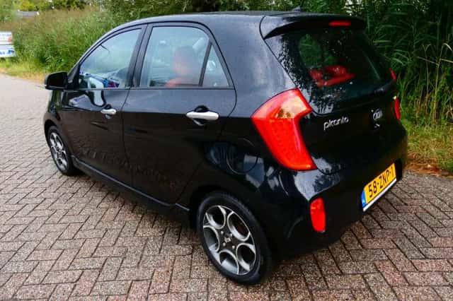 Kia Picanto (2013) thumbnail 5