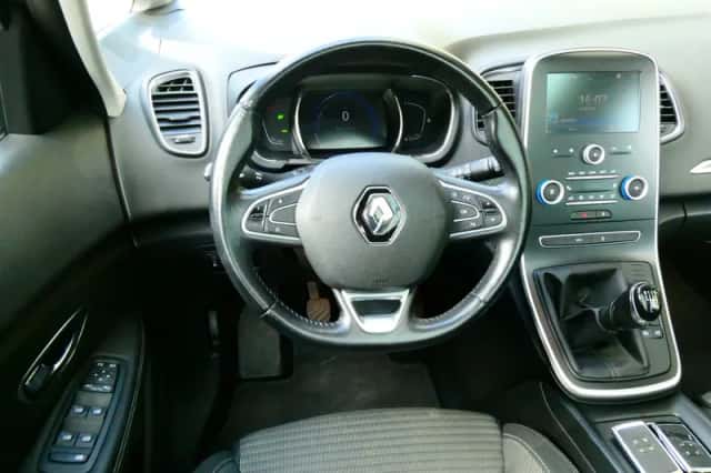 Renault Scénic (2018) thumbnail 2