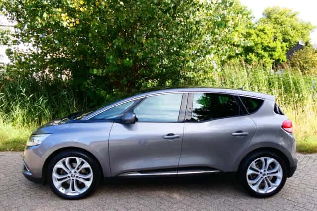 Renault Scénic (2018) thumbnail 4